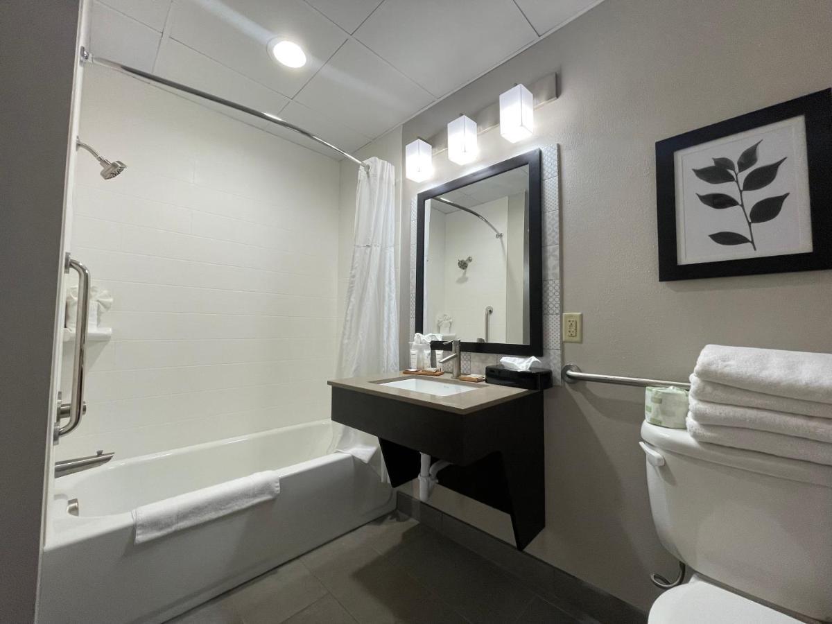 Country & By Radisson, Valdosta, Ga